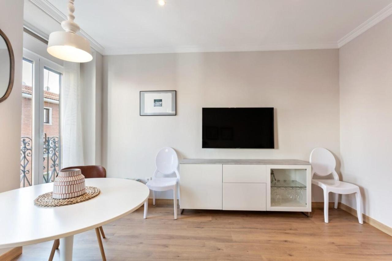 Elegant 1 Bedroom Apartment In The Heart Of Centro มาดริด ภายนอก รูปภาพ