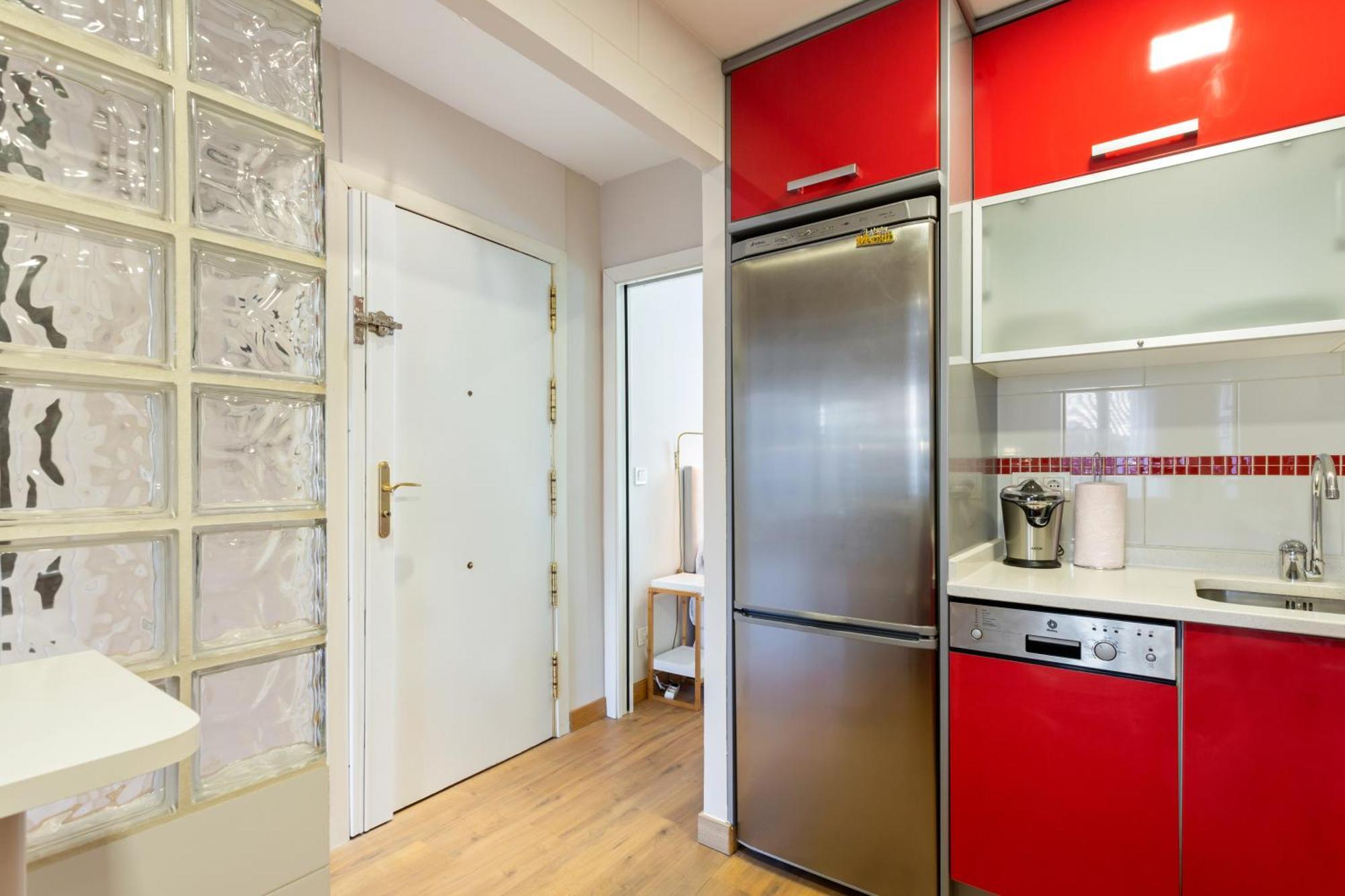 Elegant 1 Bedroom Apartment In The Heart Of Centro มาดริด ภายนอก รูปภาพ