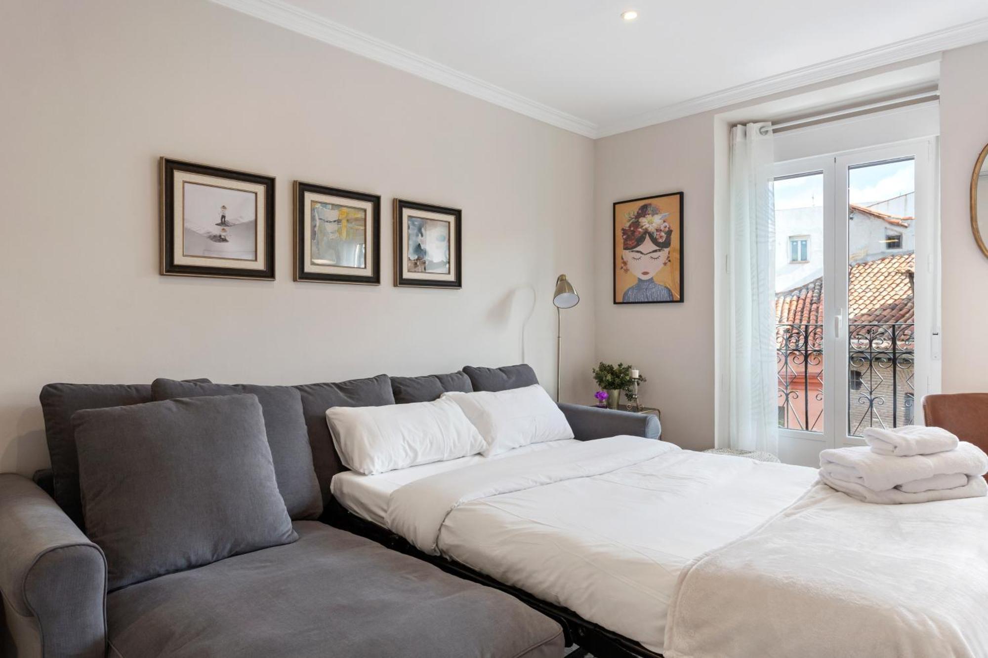 Elegant 1 Bedroom Apartment In The Heart Of Centro มาดริด ภายนอก รูปภาพ